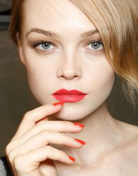 Модни лак за нокте 2012 Модни лак за нокте 2012