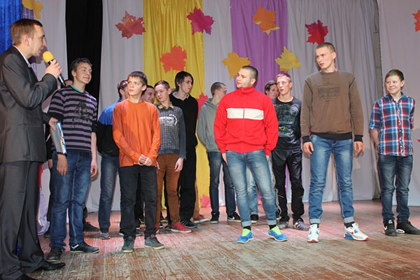 Посвећеност студентима: скрипте, такмичења, промене песама