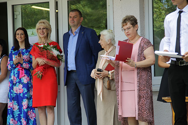 Лепе честитке на дипломирању 2017. године за 9. и 11. разред