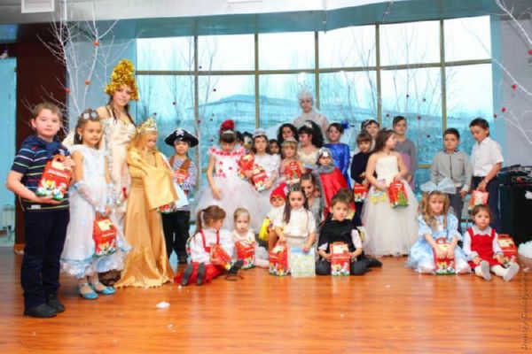 Сценарио Новогодишња матинеја, идеје за основну школу и вртић (јуниор, средња, виша група)