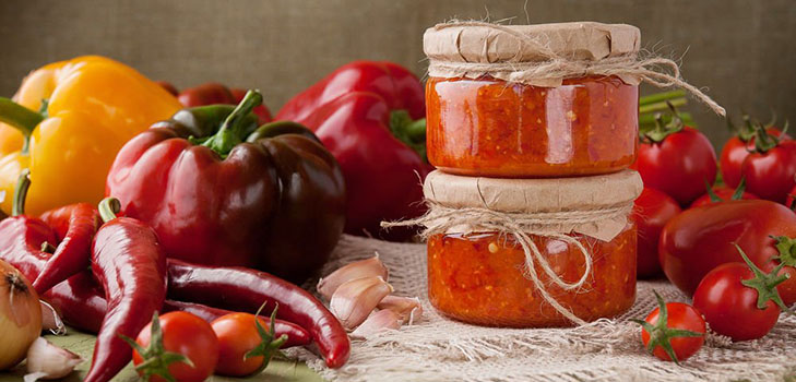 Кућна аџика за зиму - најбољи рецепти глине са кухањем и без кувања