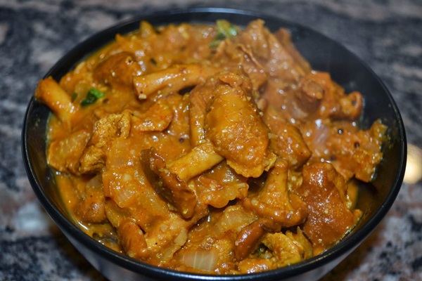 Како кухати лишће у тигању