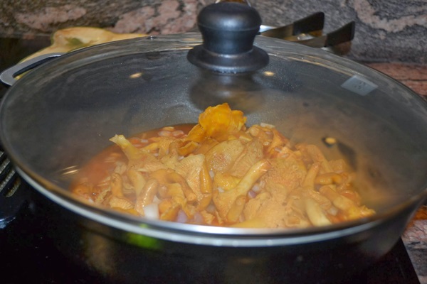 Како кухати лишће у тигању
