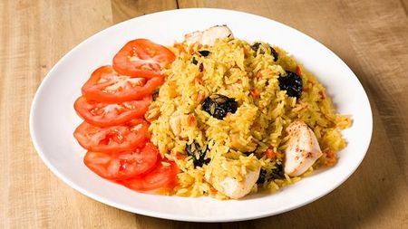 Како кухати укусан пилаф са пилетином?