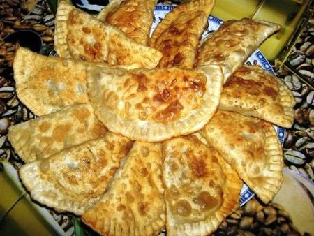 Кавкаски пите са месом - чебурек Кавкаски пите са месом - чебурек