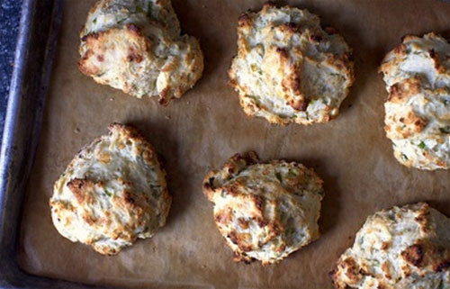 Снацк кекс са луком и сиром 