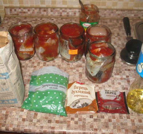 Дома конзервиране рибе