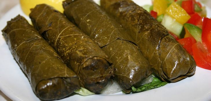 Како сипати винове лозе за долму