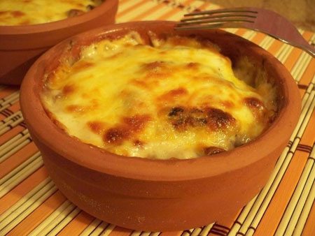 Јулиенне са пилетином и печуркама: како кувати код куће